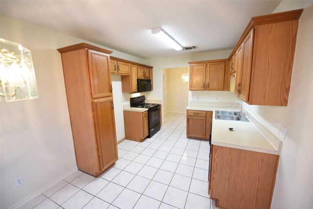6419 Brookhaven Trail, Arlington, TX 76001