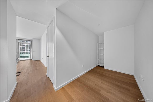 13327 39th Avenue 9F, Flushing, NY 11354