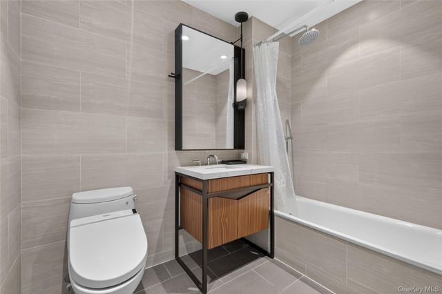 13327 39th Avenue 9F, Flushing, NY 11354