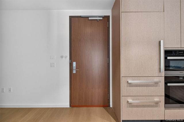 13327 39th Avenue 9F, Flushing, NY 11354