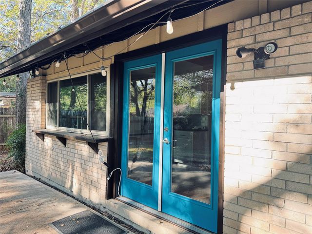 9215 Hunters TRCE E, Austin, TX 78758