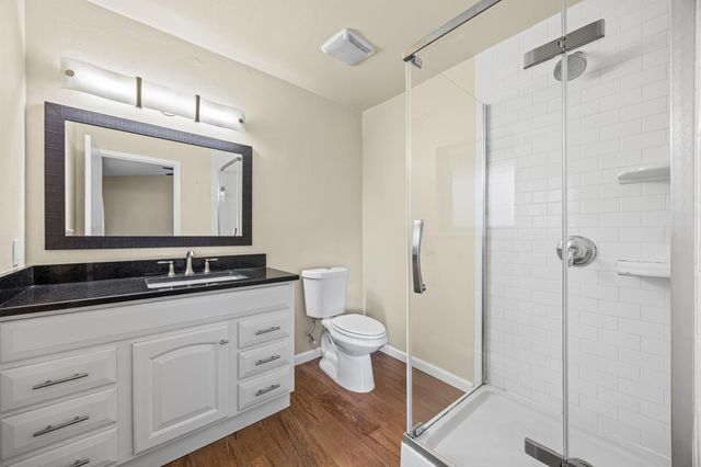 9215 Hunters TRCE E, Austin, TX 78758