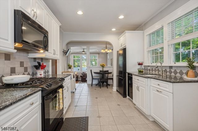 15 Fairview Ave, Glen Rock Boro, NJ 07452