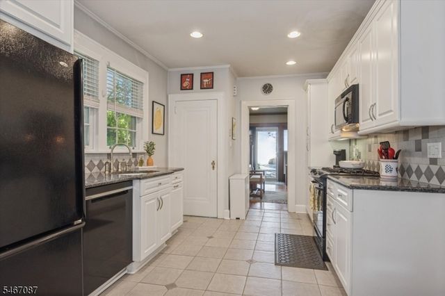 15 Fairview Ave, Glen Rock Boro, NJ 07452