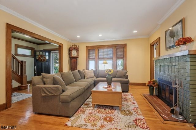 15 Fairview Ave, Glen Rock Boro, NJ 07452