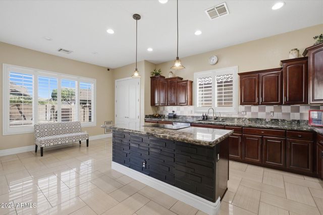 2106 E CRESCENT Place, Chandler, AZ 85249