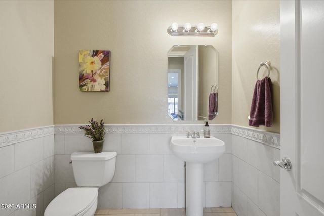 2106 E CRESCENT Place, Chandler, AZ 85249