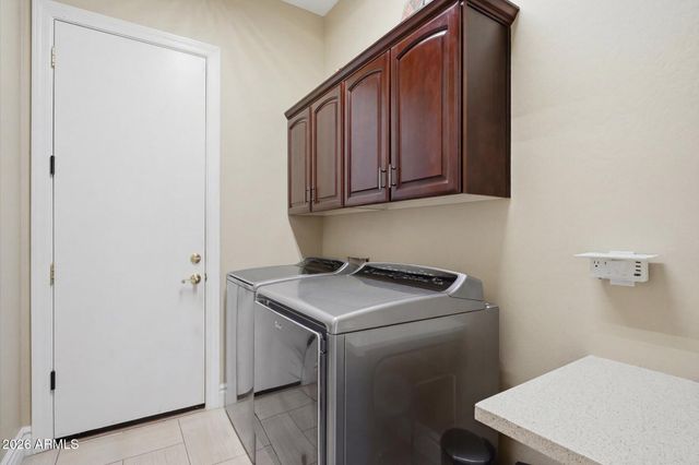 2106 E CRESCENT Place, Chandler, AZ 85249