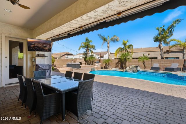 2106 E CRESCENT Place, Chandler, AZ 85249