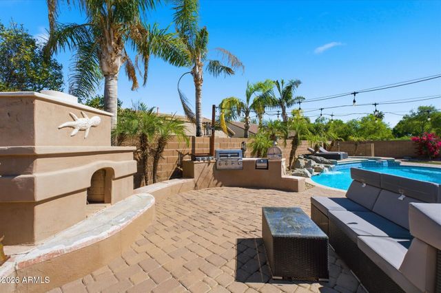 2106 E CRESCENT Place, Chandler, AZ 85249