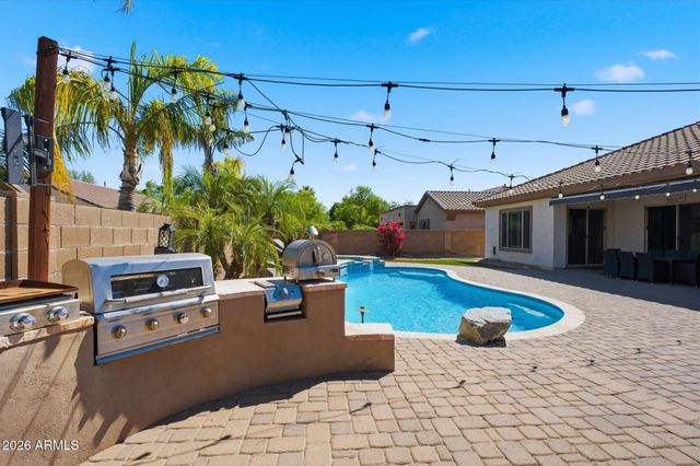 2106 E CRESCENT Place, Chandler, AZ 85249