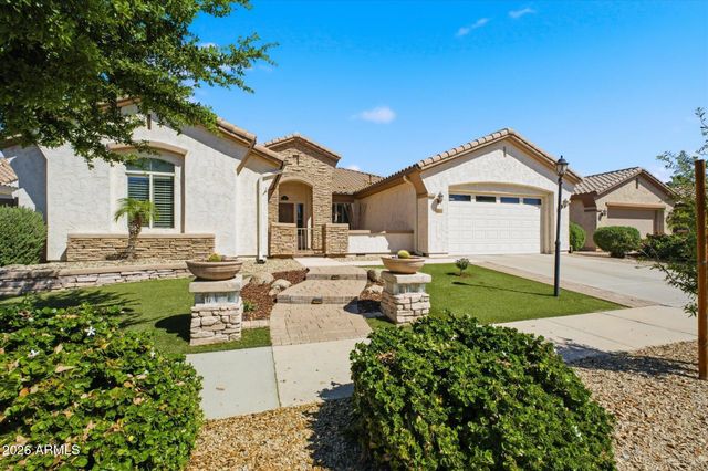 2106 E CRESCENT Place, Chandler, AZ 85249