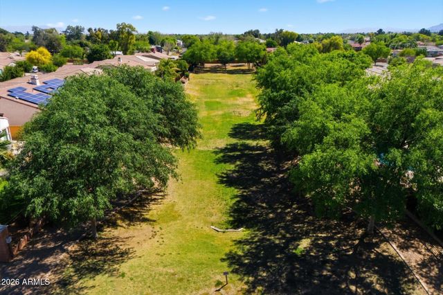 2106 E CRESCENT Place, Chandler, AZ 85249