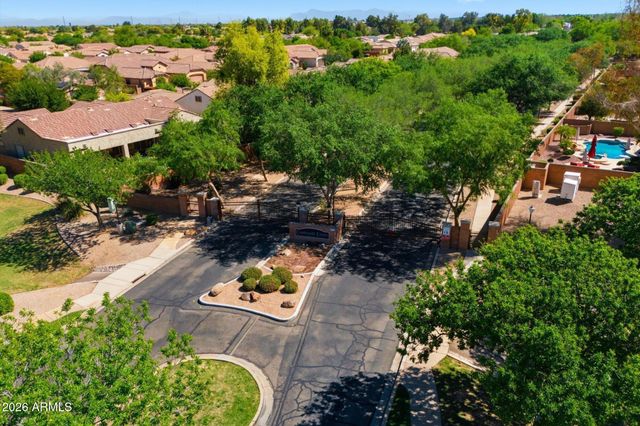 2106 E CRESCENT Place, Chandler, AZ 85249