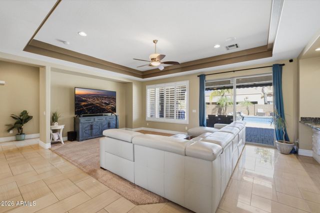 2106 E CRESCENT Place, Chandler, AZ 85249