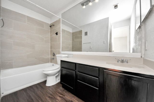 14550 Fonmeadow Drive 1504, Houston, TX 77035