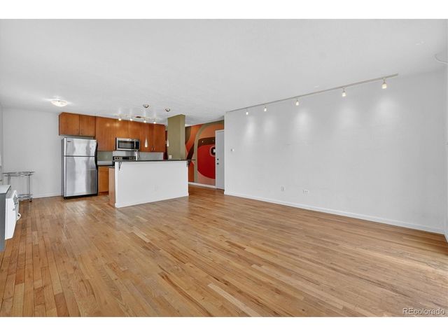 1336 N Logan St 401, Denver, CO 80203