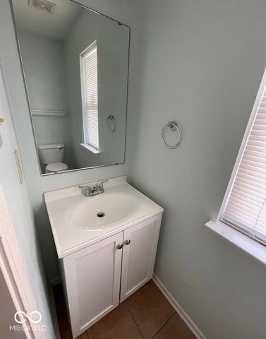 6909 Earlswood Drive, Indianapolis, IN 46217