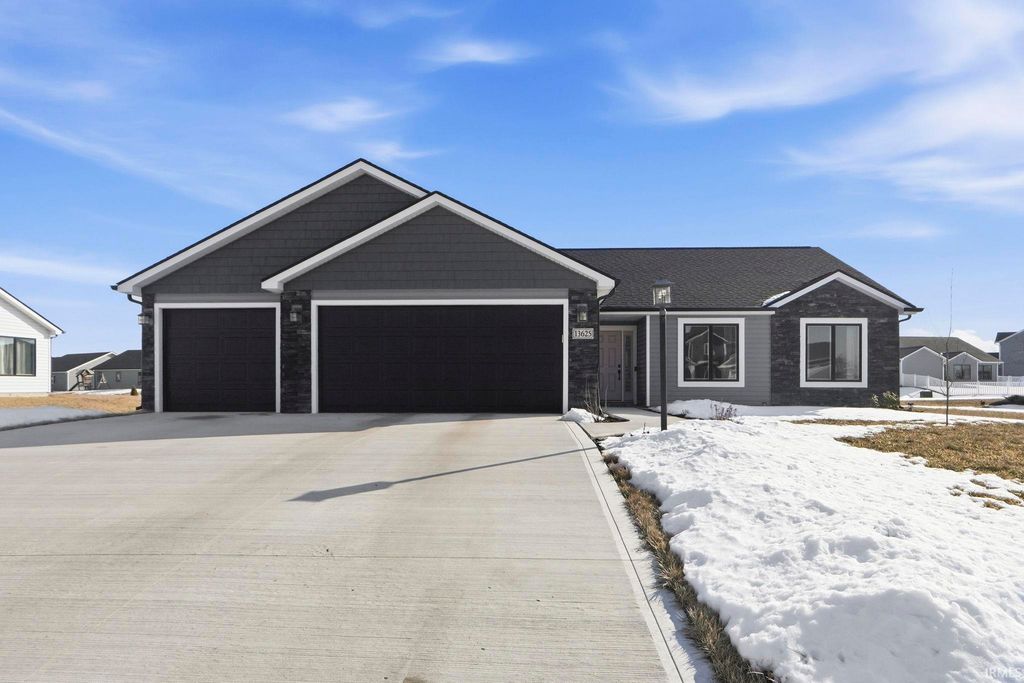 13625 Fringe Tree Trail, Fort Wayne, IN 46814