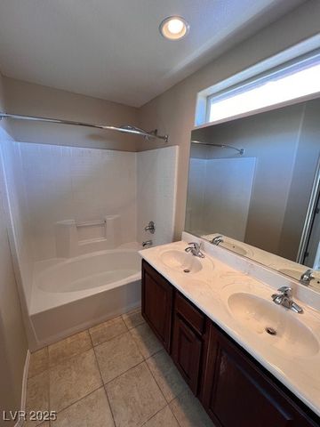 8269 Wildwood Glen Drive, Las Vegas, NV 89131