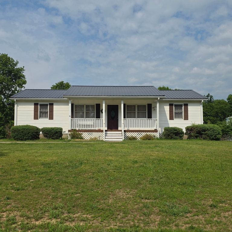 Image 1 of property listing at 17288 N Il Highway 37, Mt Vernon, IL 62864