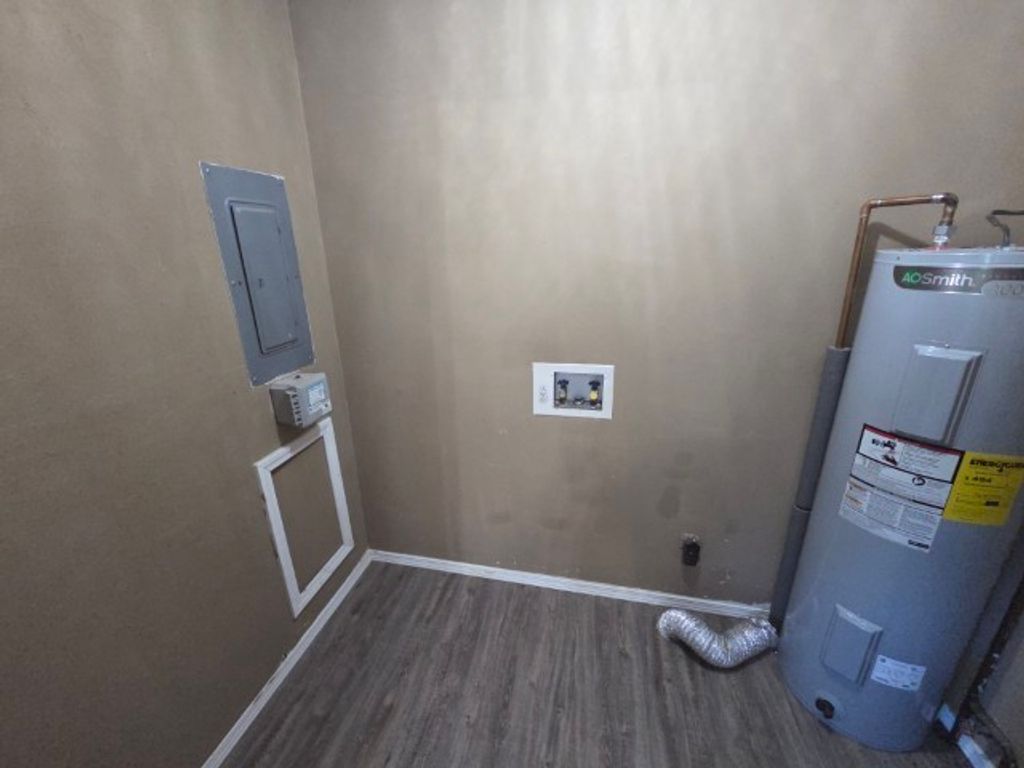 Image 11 of property listing at 17288 N Il Highway 37, Mt Vernon, IL 62864