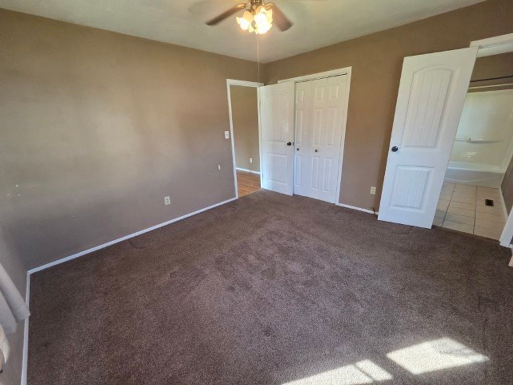 Image 28 of property listing at 17288 N Il Highway 37, Mt Vernon, IL 62864