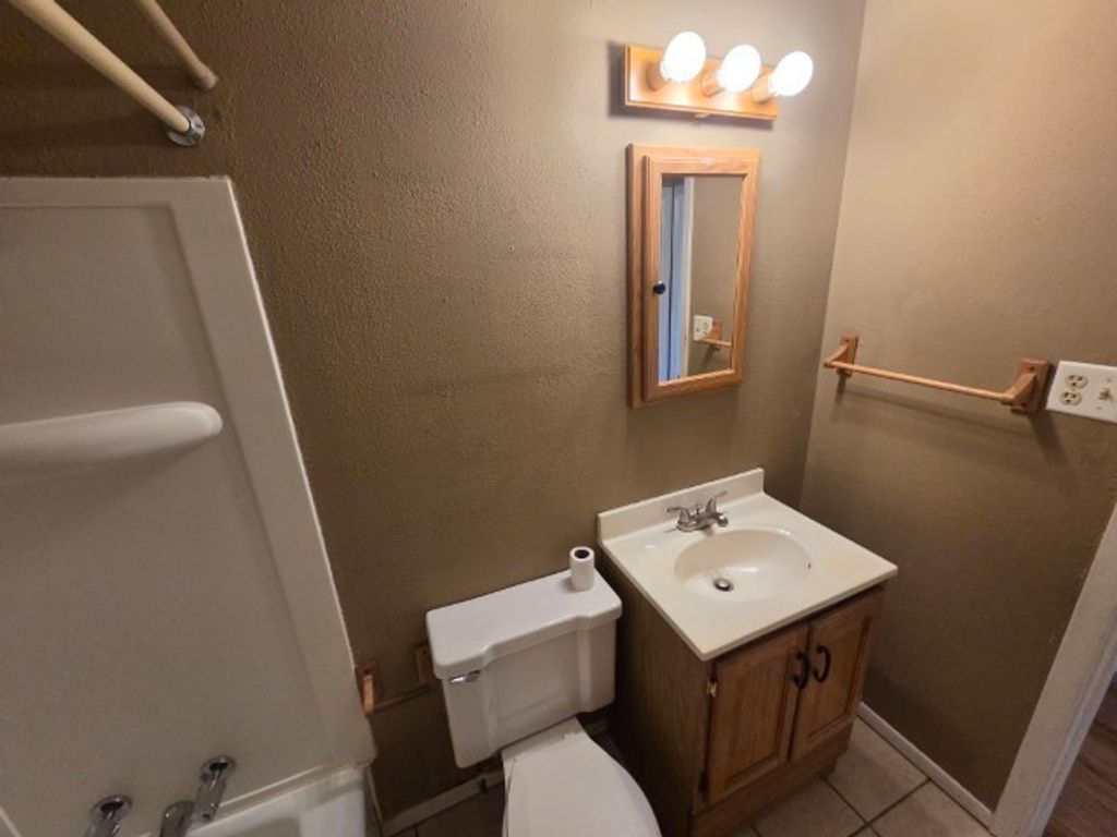 Image 35 of property listing at 17288 N Il Highway 37, Mt Vernon, IL 62864