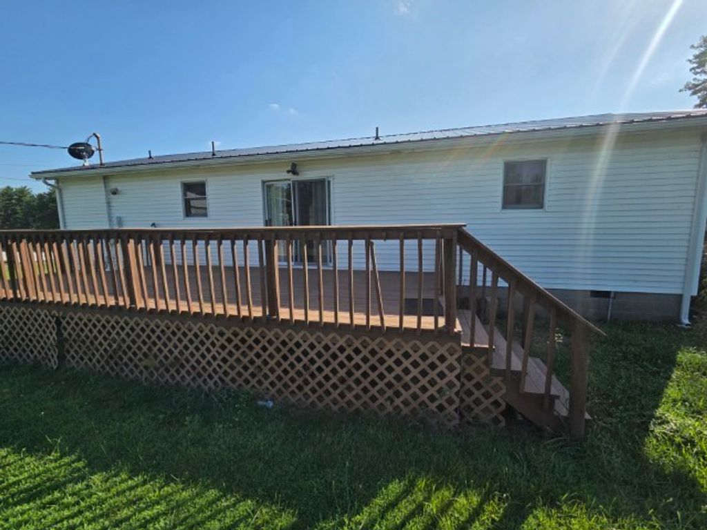 Image 37 of property listing at 17288 N Il Highway 37, Mt Vernon, IL 62864