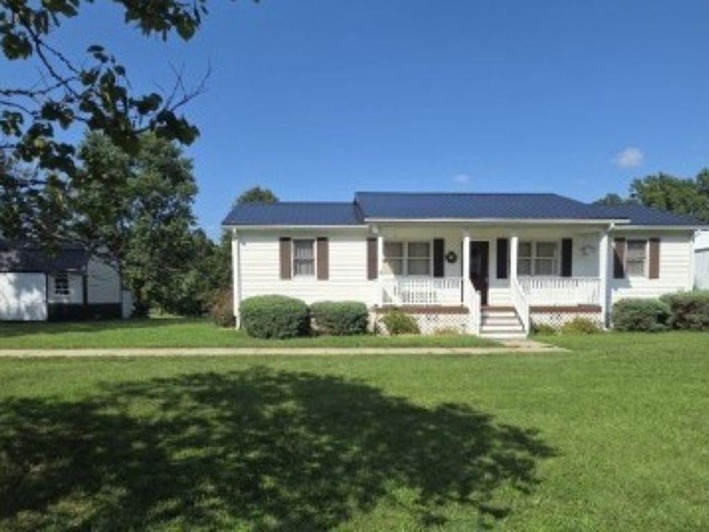 Image 41 of property listing at 17288 N Il Highway 37, Mt Vernon, IL 62864