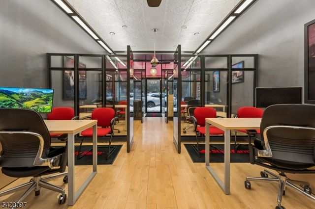 499 Valley St, Maplewood Twp., NJ 07040