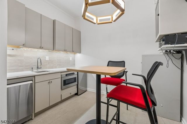 499 Valley St, Maplewood Twp., NJ 07040