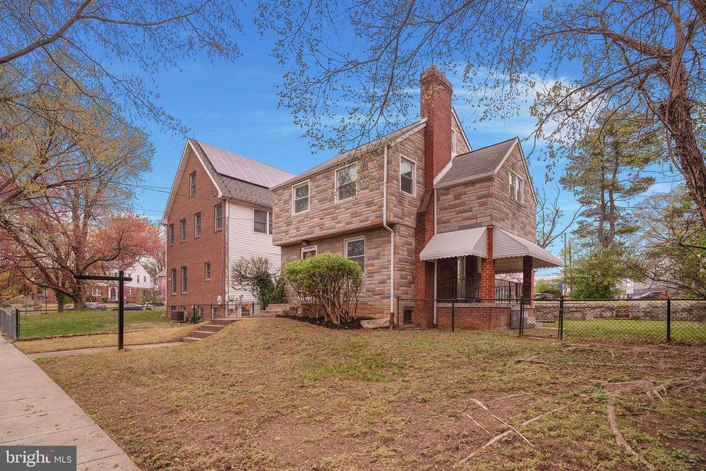 6021 NORTH DAKOTA AVE NW, Washington, DC 20011