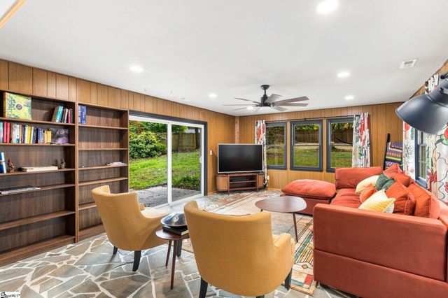 207 Melbourne Lane, Greenville, SC 29615