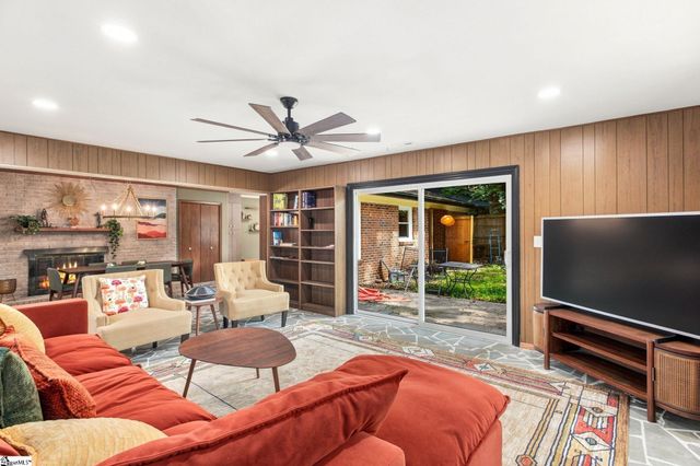 207 Melbourne Lane, Greenville, SC 29615