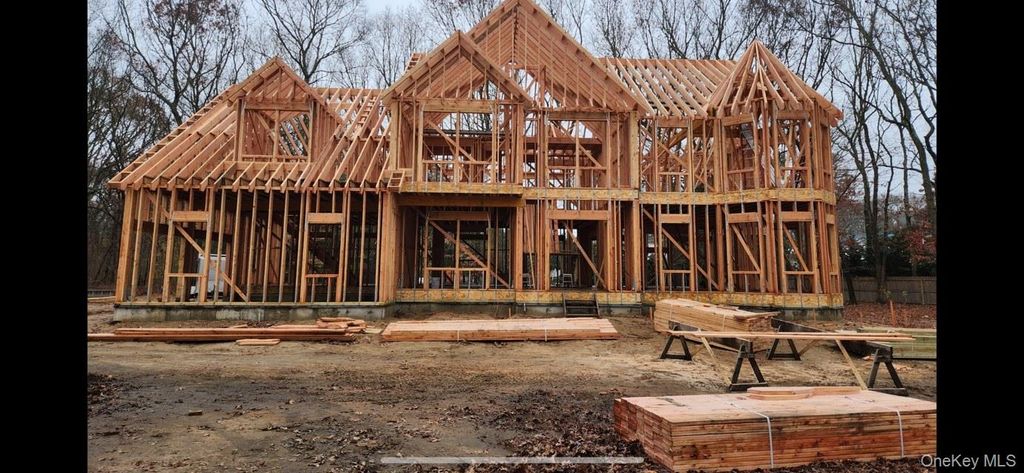 25a Randall, Shoreham, NY 11786