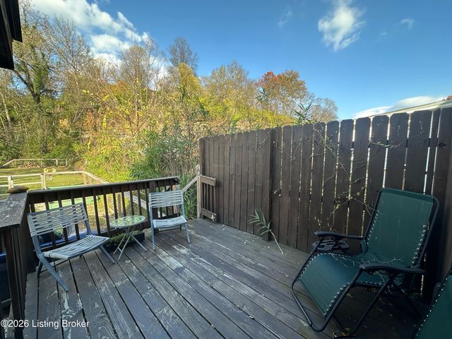2611 Grinstead Dr, Louisville, KY 40206
