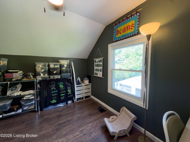 2611 Grinstead Dr, Louisville, KY 40206