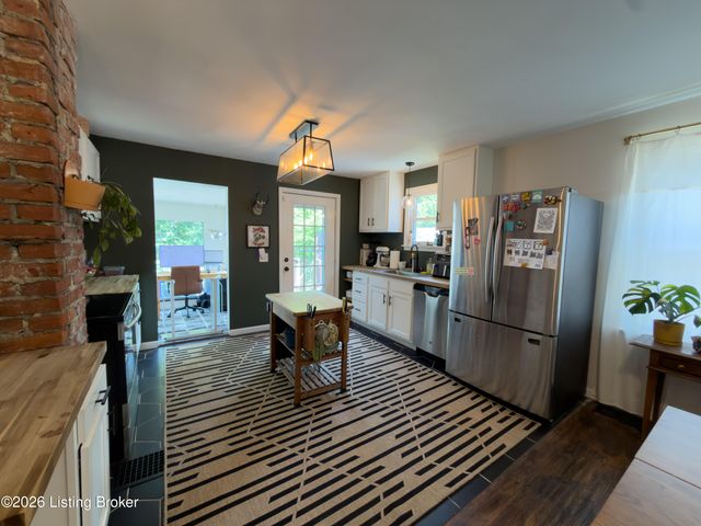 2611 Grinstead Dr, Louisville, KY 40206