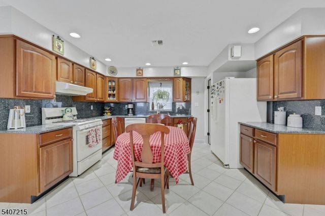 19 Hamilton Ave, Kearny Town, NJ 07032