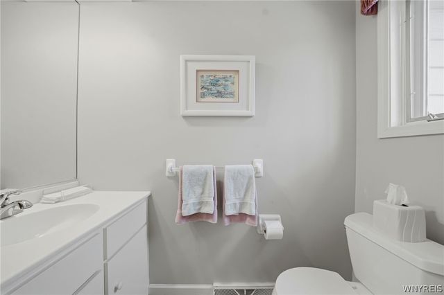 19 Rolling Meadow Ln, Amherst, NY 14051