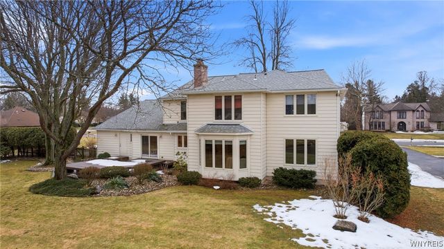 19 Rolling Meadow Ln, Amherst, NY 14051