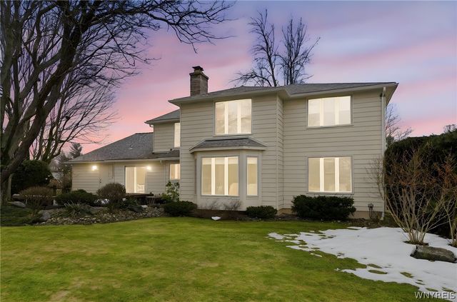 19 Rolling Meadow Ln, Amherst, NY 14051