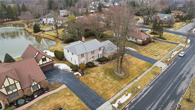 19 Rolling Meadow Ln, Amherst, NY 14051