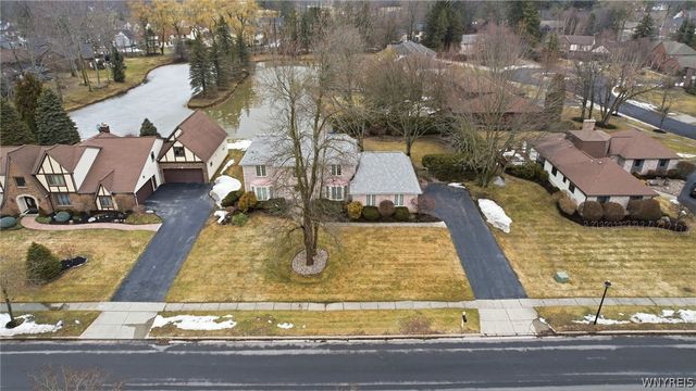 19 Rolling Meadow Ln, Amherst, NY 14051