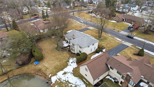 19 Rolling Meadow Ln, Amherst, NY 14051