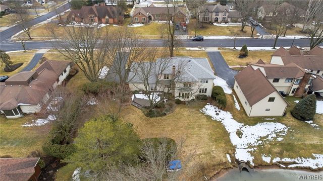 19 Rolling Meadow Ln, Amherst, NY 14051