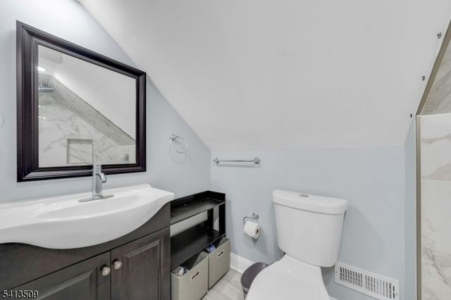 50 Henry St, Hasbrouck Heights Boro, NJ 07604