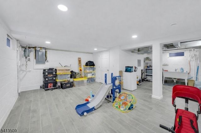 50 Henry St, Hasbrouck Heights Boro, NJ 07604