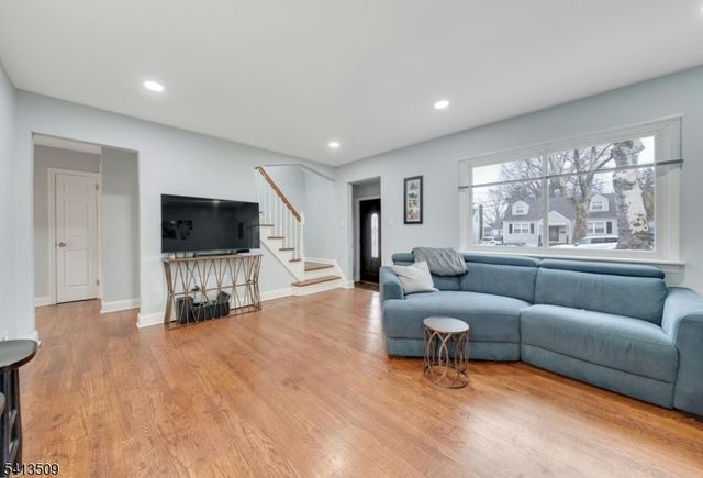 50 Henry St, Hasbrouck Heights Boro, NJ 07604